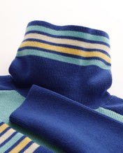 Load image into Gallery viewer, Delaine Women's Turtleneck Vintage Classic Wool Ski Sweater in Aqua